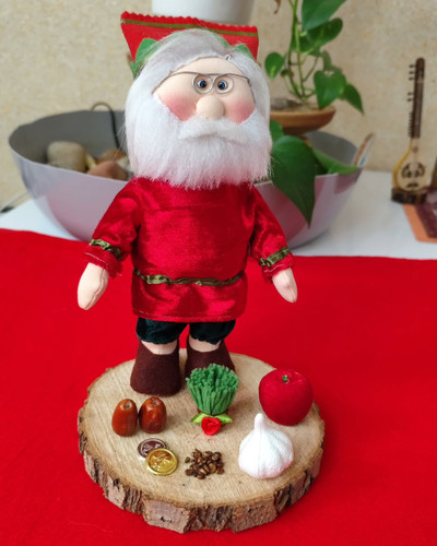 بدوبیا که عمونوروزاومده عروسک عمونوروزتقدیم نگاه قشنگتون