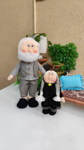 عروسک پارچهای زوج ننهجون و آقاجون | دستدوز سنتی (ننهجون ۲۵ سانتی + آقاجون ۳۵ سانتی)