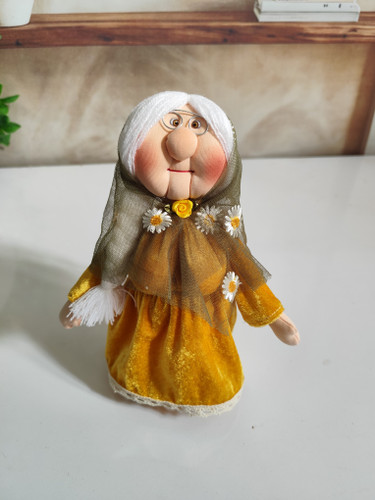 عروسک پارچهای ننهجون | دستدوز با لباس مخمل